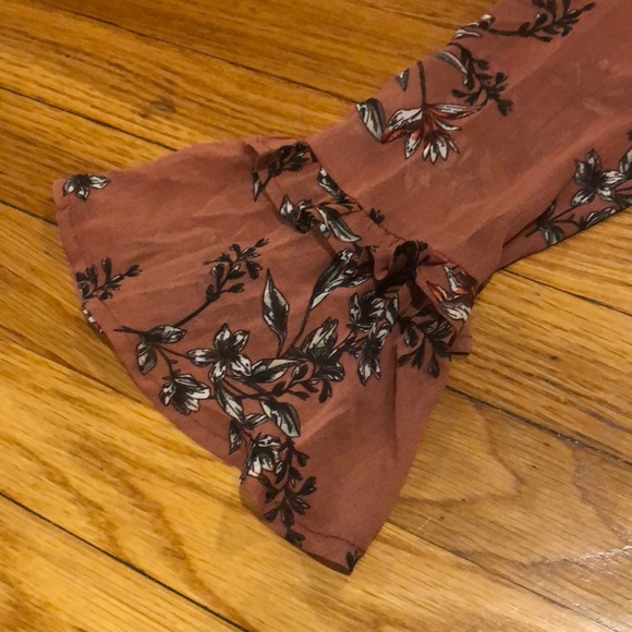 Endless Rose Semi-Sheer Bell Sleeve Blouse (L) - Picture 6 of 8